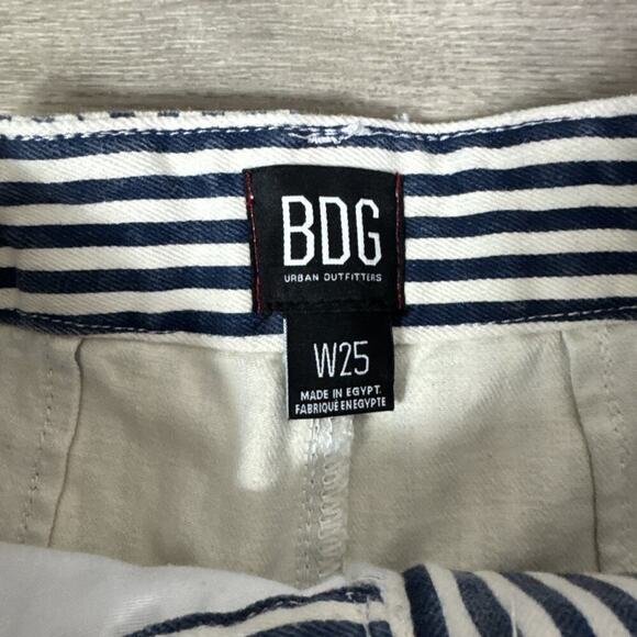 BDG Urban Outfitters Striped Pleated Jean Shorts Blue White sz 25 - Picture 3 of 5